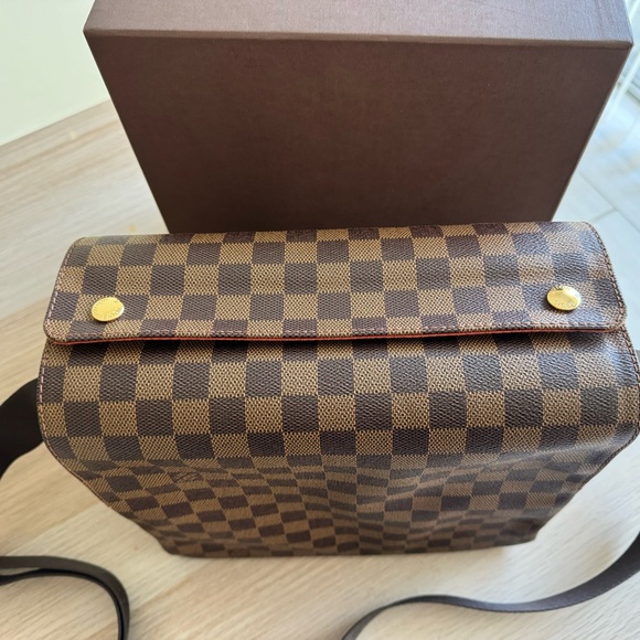 LOUIS VUITTON DAMIER EBENE NAVIGLIO MESSENGER BAG - Picture 4 of 6